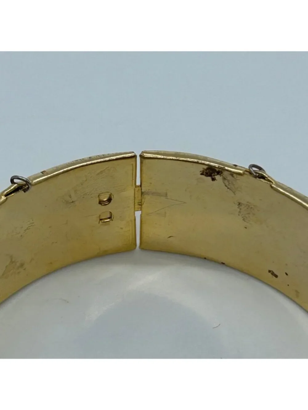 Vintage Gold Tone Floral Hinged Bangle Bracelet Enamel Detailing Embossed READ